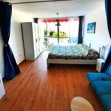 Playmon Holiday Apartment Бенідорм Екстер'єр фото