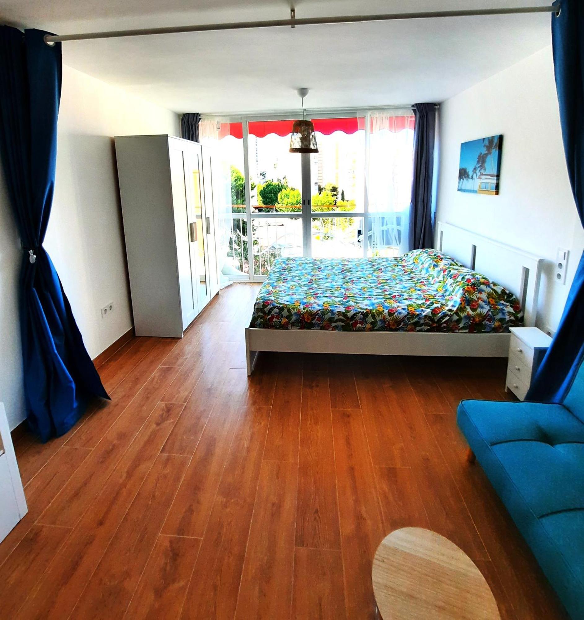 Playmon Holiday Apartment Бенідорм Екстер'єр фото